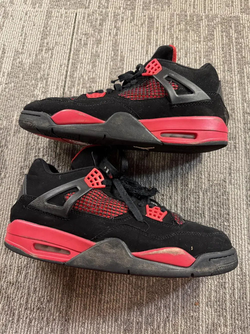 Nike Air Jordan 4 Retro Shoes Mens Size 9.5 Black Red Thunder Suede CT8527-016